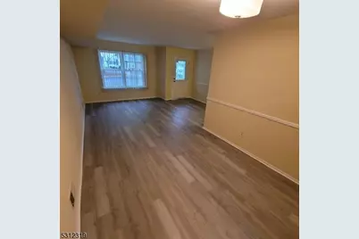 348 Cotswold Pl, Franklin Township, NJ 08873 - Photo 3