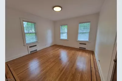 110 Hansbury Ave, Newark, NJ 07112 - Photo 19