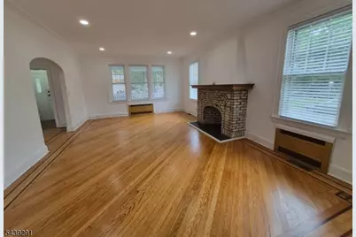 110 Hansbury Ave, Newark, NJ 07112 - Photo 7