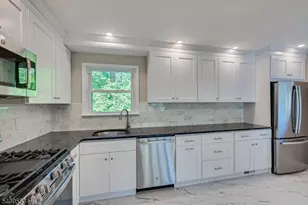 15 Woodmere St, Raritan, NJ 08869 - Photo 7