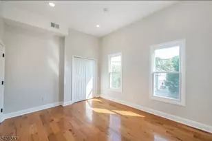 26 Washington St, Montclair, NJ 07042 - Photo 9