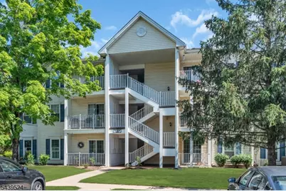 19 Amethyst Way #19, Franklin Township, NJ 08823 - Photo 3
