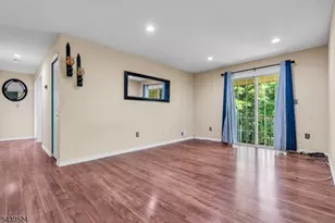 19 Amethyst Way, Franklin Township, NJ 08823 - Photo 9