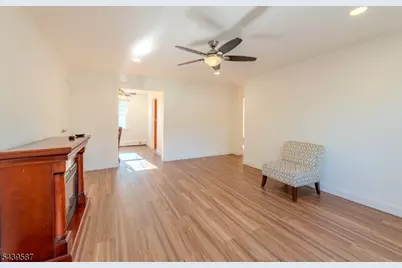 42 York Drive, Edison Twp., NJ 08817 - Photo 5