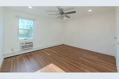 42 York Drive, Edison Twp., NJ 08817 - Photo 19