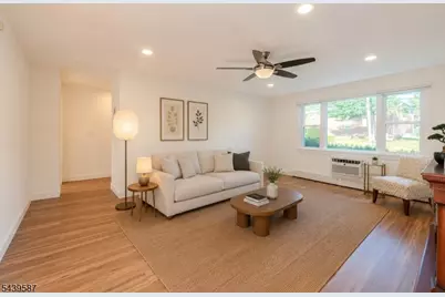 42 York Drive, Edison Twp., NJ 08817 - Photo 9