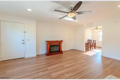 42 York Drive, Edison Twp., NJ 08817 - Photo 7
