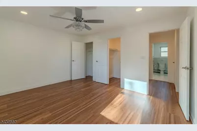 42 York Drive, Edison Twp., NJ 08817 - Photo 23