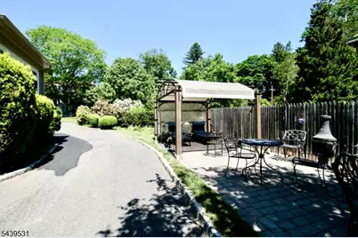 39 N Mountain Ave #9, Montclair, NJ 07042 - Photo 27