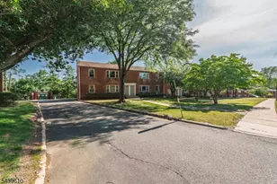 93 Fox Rd, Edison Twp., NJ 08817 - Photo 3