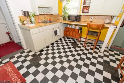 204 Vine St, Roselle, NJ 07203 - Photo 13
