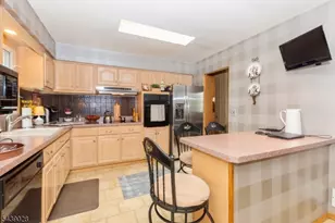 22 Holiday Dr, Hopatcong, NJ 07843 - Photo 7
