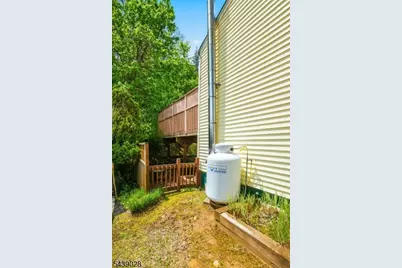 22 Holiday Dr, Hopatcong, NJ 07843 - Photo 23