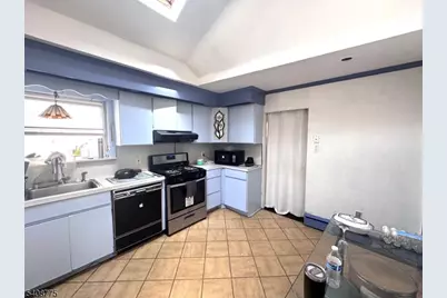 28 Silzer Ave, Woodbridge Township, NJ 08830 - Photo 9