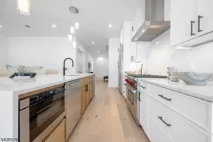 15 Feldman Ct, Paramus, NJ 07652 - Photo 9
