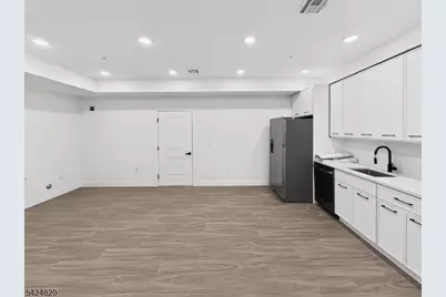 262 Hunterdon St #1, Newark, NJ 07103 - Photo 17