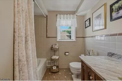 85 Stewart Ave, Kearny, NJ 07032 - Photo 9