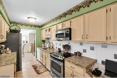 107 Bayberry Dr, Franklin Township, NJ 08873 - Photo 21