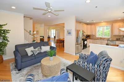 253 Patriot Hill Dr, Bernards Township, NJ 07920 - Photo 11