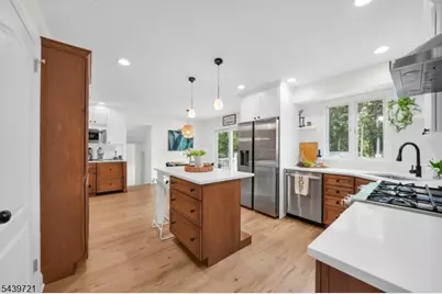 21 Tulip Ter, Wayne, NJ 07470 - Photo 11