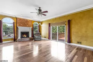 40 Southgate Dr, Clinton Township, NJ 08801 - Photo 9