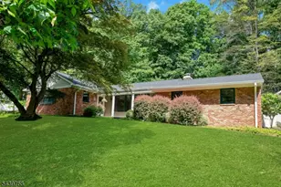 29 Dogwood Dr, Chester, NJ 07930 - Photo 3