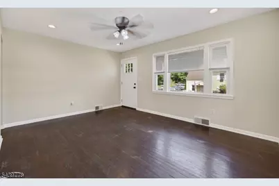 318 Greenwich St, Greenwich Township, NJ 08886 - Photo 7