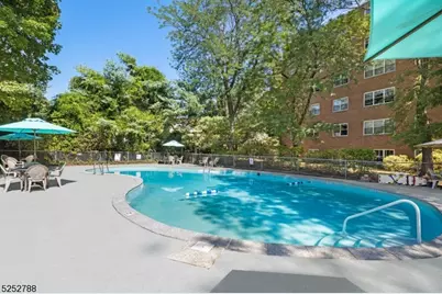 36 Hawthorne Pl #4Q, Montclair, NJ 07042 - Photo 9