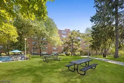 36 Hawthorne Pl #4Q, Montclair, NJ 07042 - Photo 17