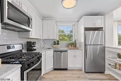 36 Hawthorne Pl #4Q, Montclair, NJ 07042 - Photo 3