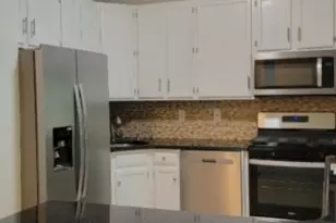 1076 Oakcroft Ln, Franklin Township, NJ 08873 - Photo 11