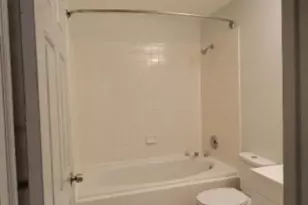 1076 Oakcroft Ln, Franklin Township, NJ 08873 - Photo 3