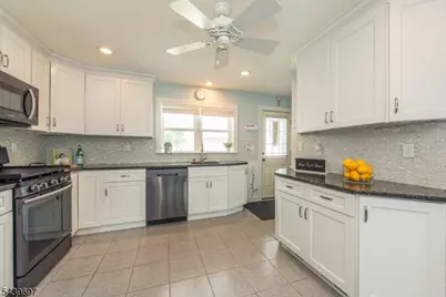 18 Sweetwood Dr, Cedar Grove, NJ 07009 - Photo 7