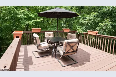 7 Woodland Hills Dr, Vernon, NJ 07461 - Photo 9