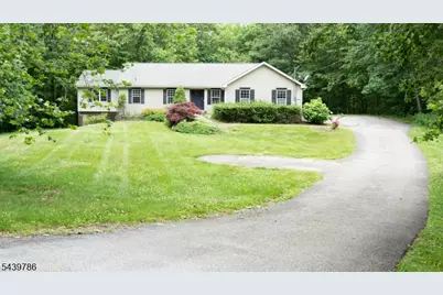 7 Woodland Hills Dr, Vernon, NJ 07461 - Photo 1