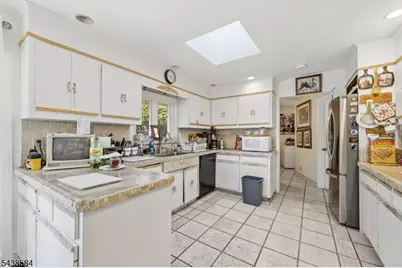 29 Farview Rd, Millburn, NJ 07041 - Photo 9