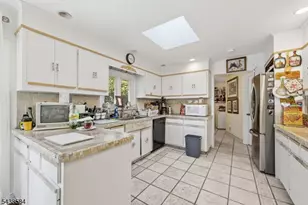 29 Farview Rd, Millburn, NJ 07041 - Photo 9