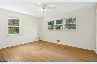200 Runnymede Pkwy, New Providence, NJ 07974 - Photo 9