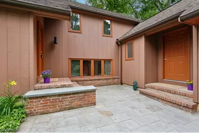 42 Pin Oak Rd, Montgomery Township, NJ 08558 - Photo 3