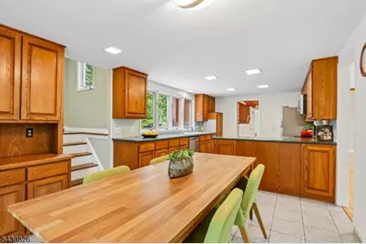 42 Pin Oak Rd, Montgomery Township, NJ 08558 - Photo 13