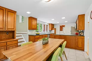 42 Pin Oak Rd, Montgomery Township, NJ 08558 - Photo 13