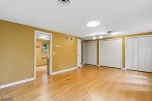 42 Pin Oak Rd, Montgomery Township, NJ 08558 - Photo 29