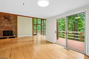 42 Pin Oak Rd, Montgomery Township, NJ 08558 - Photo 9