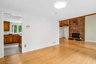 42 Pin Oak Rd, Montgomery Township, NJ 08558 - Photo 11