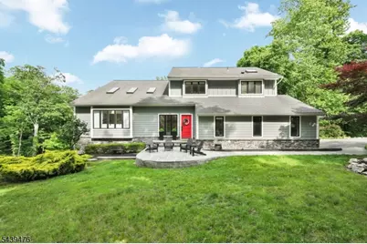 11 Hemlock Ln, Kinnelon, NJ 07405 - Photo 3