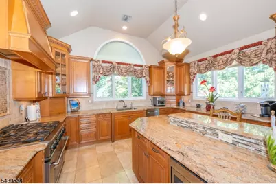 9 Ralph Dr, Fairfield, NJ 07004 - Photo 13