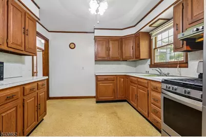 320 Redmont Rd, North Plainfield, NJ 07063 - Photo 9