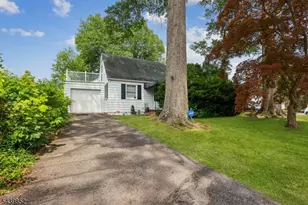 320 Redmont Rd, North Plainfield, NJ 07063 - Photo 1