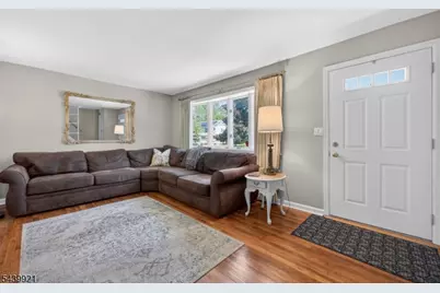 109 Carlson Pkwy, Cedar Grove, NJ 07009 - Photo 5