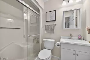 109 Carlson Pkwy, Cedar Grove, NJ 07009 - Photo 15